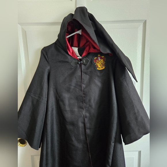 Harry Potter Robe Kids Medium Gryffindor Black Red Costume Hermione Cloak Hood - Picture 10 of 12